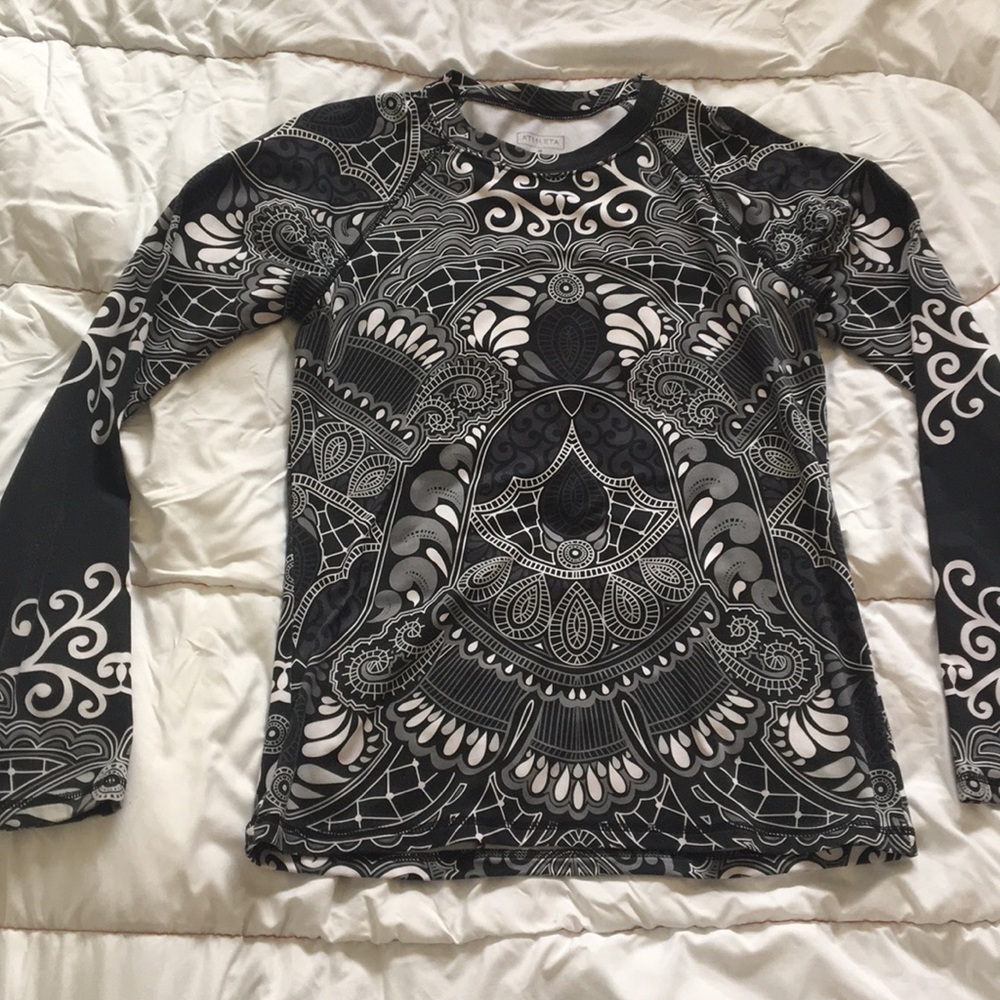 Athletic long sleeve top
